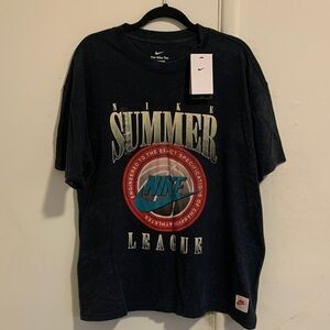 Men’s Nike league basketball loose fit tee! NWT
